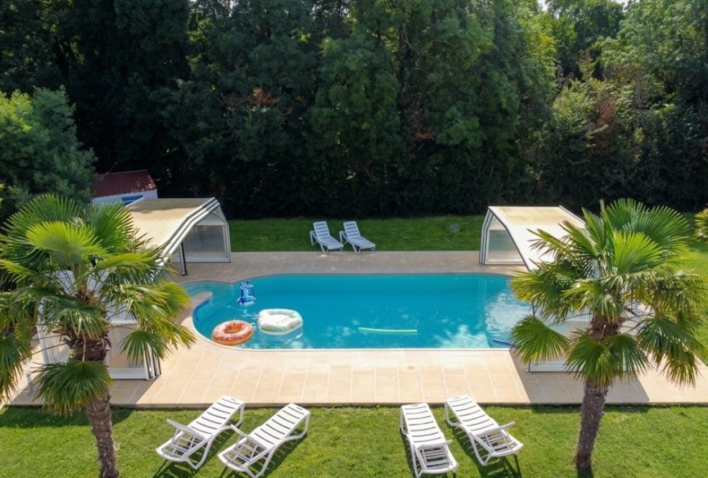 Piscine Dôme Ouvert